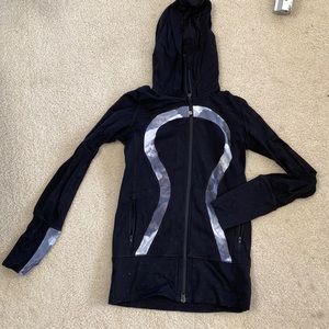 Lululemon zip up hoodie size 6